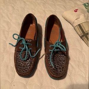 Women Arita size 6.5